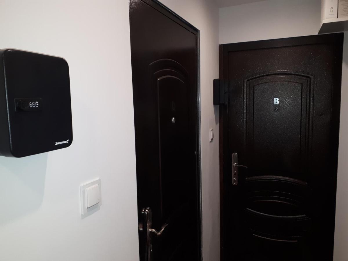 Apartamenty Centrum Panoramiczna Mala Dwojka Swan Labedz Promenada Klimatyzacja Lodowa Kielce Bagian luar foto