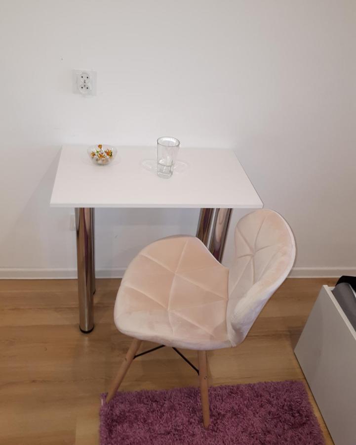 Apartamenty Centrum Panoramiczna Mala Dwojka Swan Labedz Promenada Klimatyzacja Lodowa Kielce Bagian luar foto